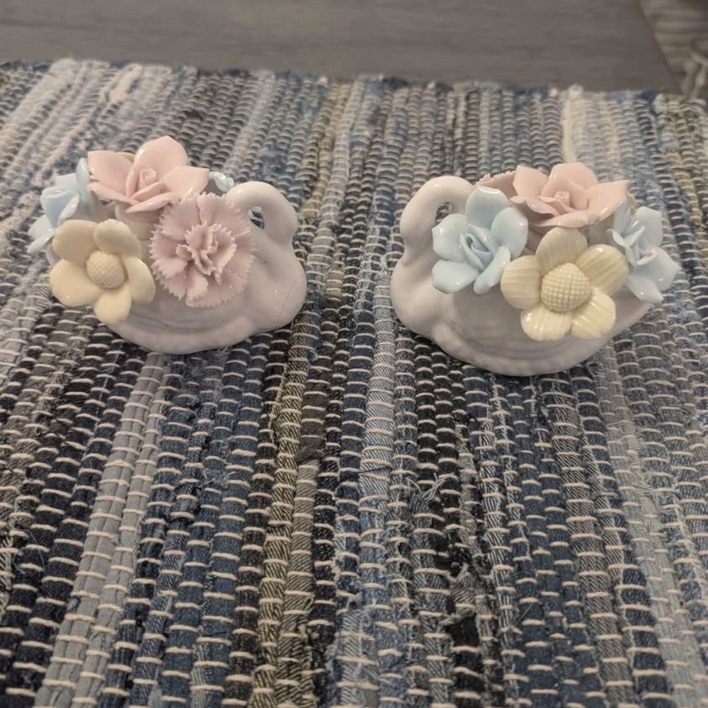 Vintage "ARCO", Japan White Swan Candle Holder w/ Capodimonte Pastel Flowers x2